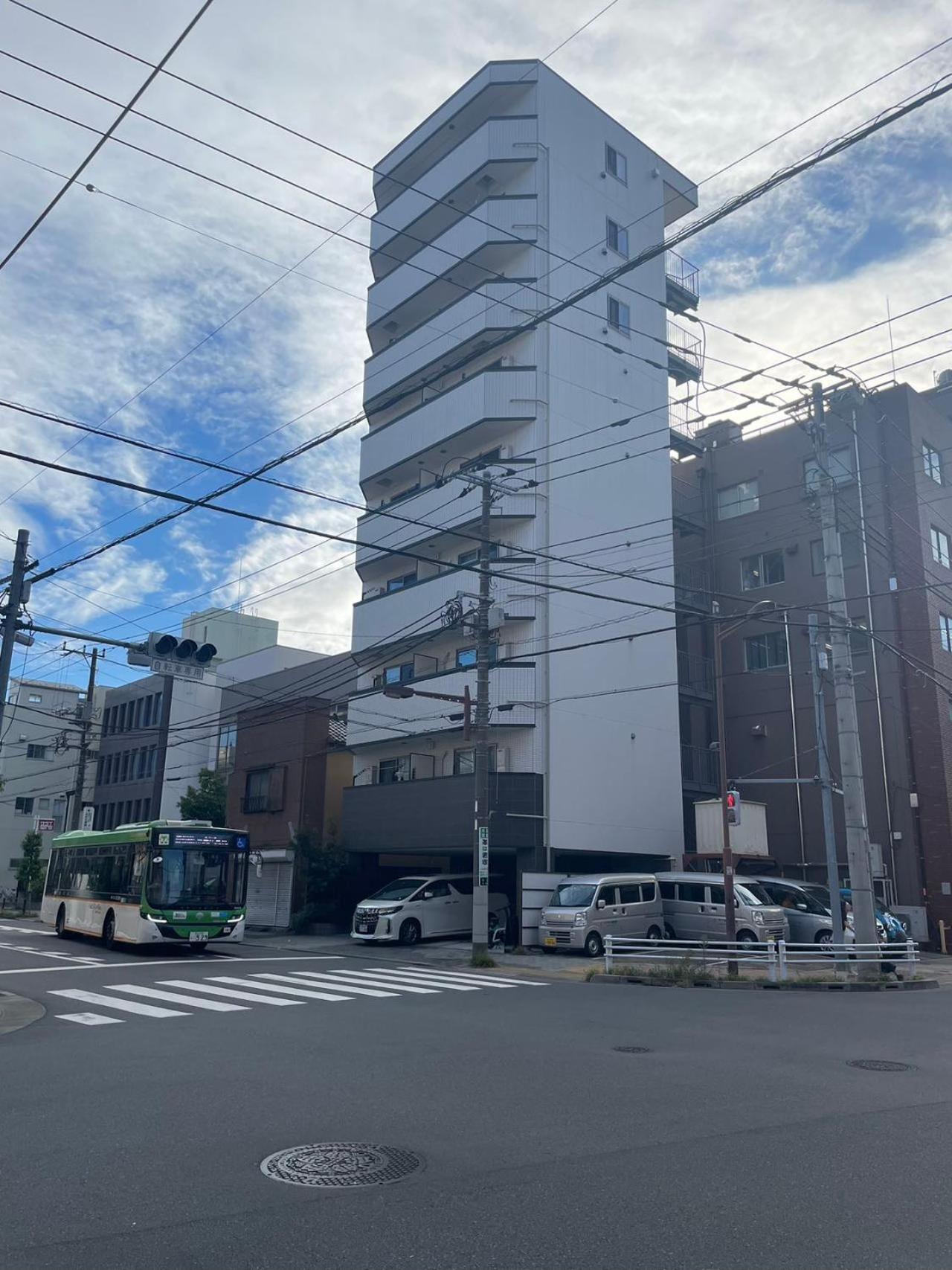 Calum Asakusa Imado Tokyoカルム浅草今戸ツインルーム新築民泊東京浅草隅田川今戸神社近くスカイツリー見えるコンビニコインランドリー近くある浅草駅まで徒歩圏内アクセス便利成田空港羽田空港銀座渋谷東京駅直通 외부 사진